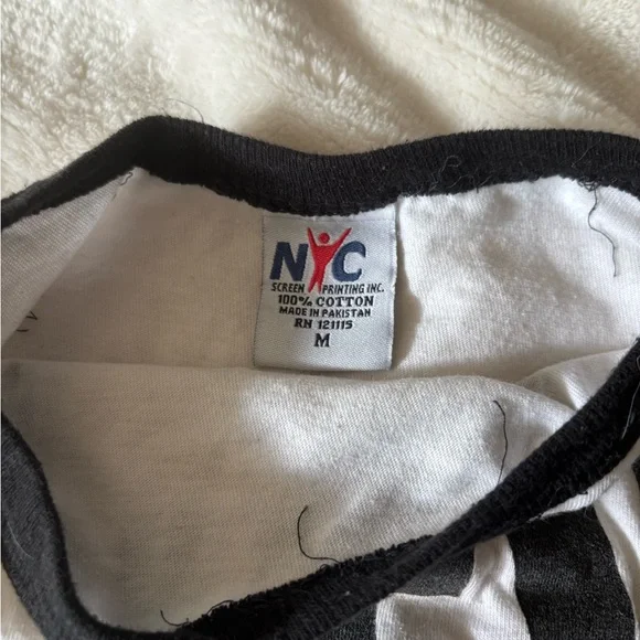 vintage NYC Black and White Graphic Tee - Picture 2 of 2